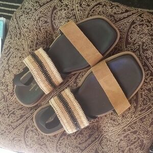 NWOT Sz 9 Mila Paoli Leather strappy sandals